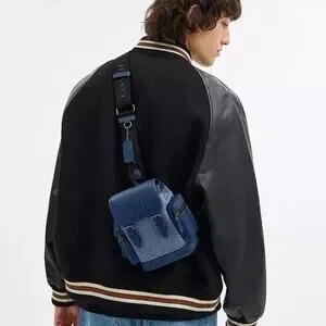 日本未入荷 Coach メンズ Sprint Sling Pack スモールサイズ Coach Outlet Sprint Sling Pack | ShopSimon